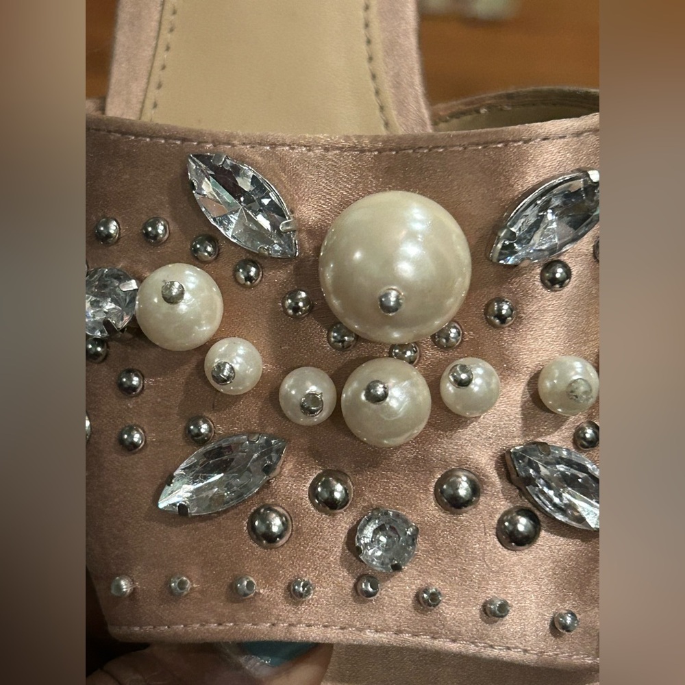Guess Pink pearl & rhinestone Embellished Mules size 8 - Picture 9 of 12